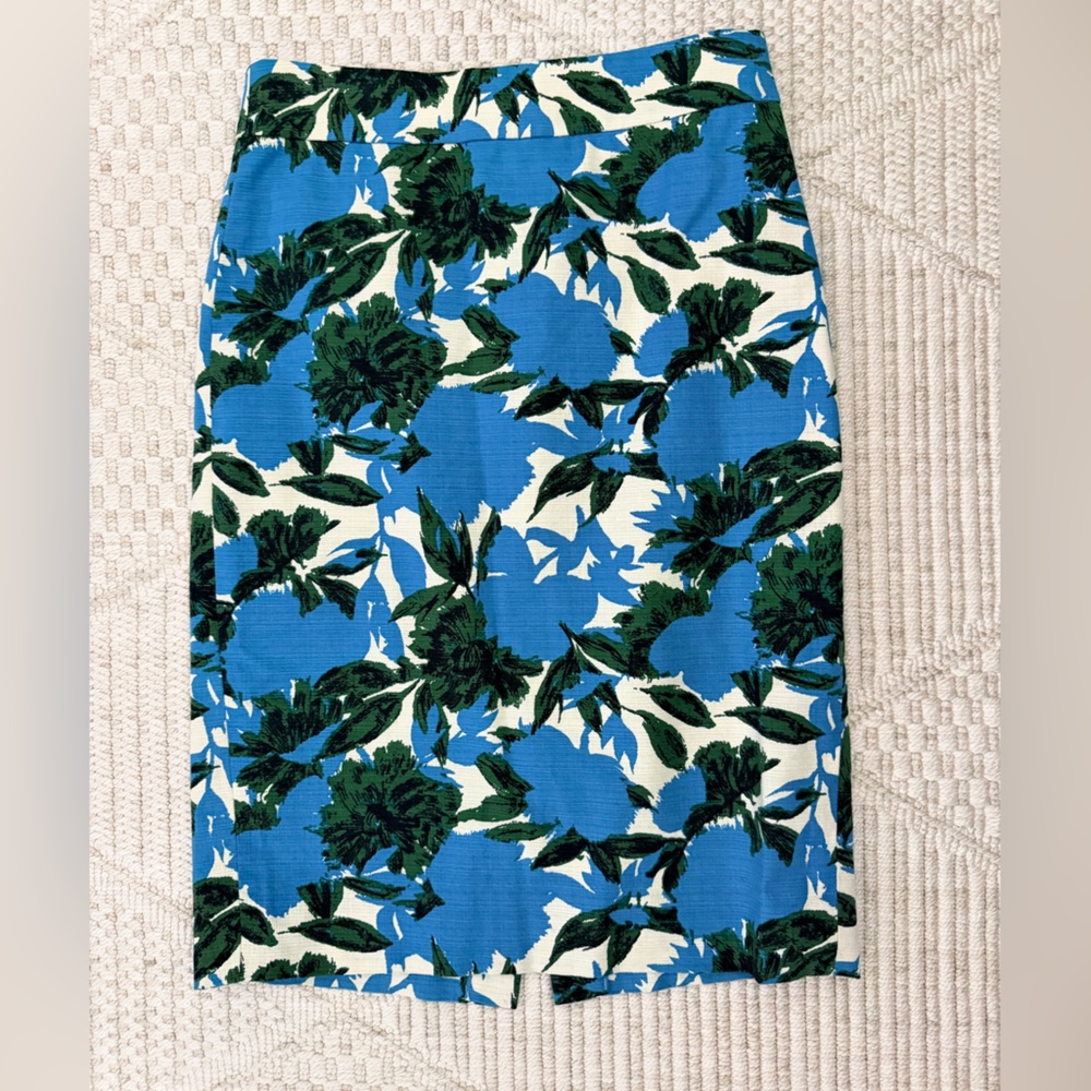 J crew skirt no. 2 pencil skirt in size 2